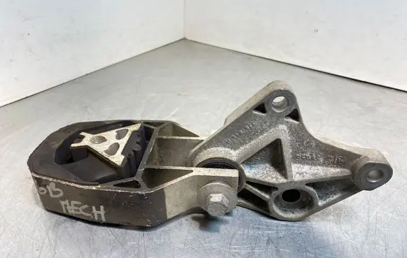 Ford C-MAX II Gearbox mount AV610P082AC