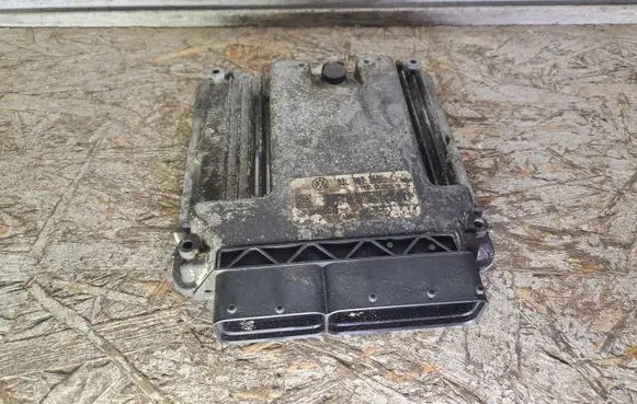 Volkswagen PASSAT B6 Engine control unit/module 03L907309