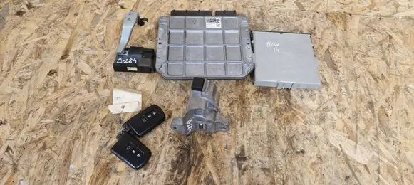 Toyota RAV 4 (XA40) Engine ECU kit and lock set 8966142J40 2759005001
