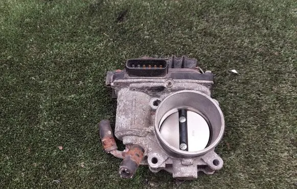 Lexus RX 330 - 350 - 400H Throttle valve 6I0601619