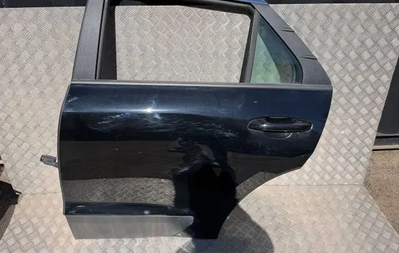 KIA Niro Rear door 