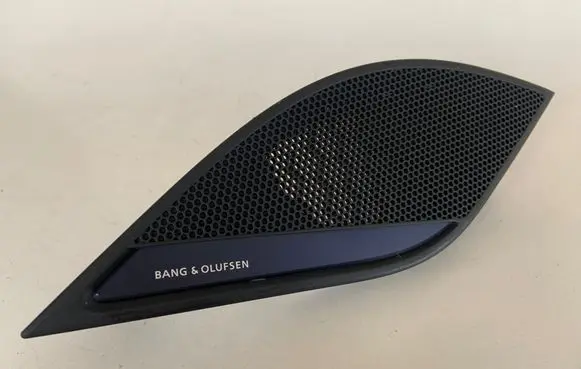 Side speaker trim/cover