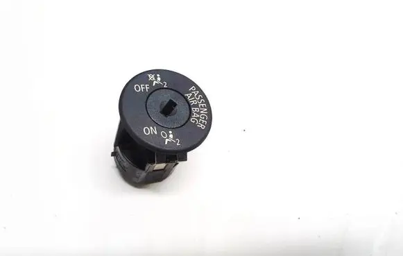 Passenger airbag on/off switch
