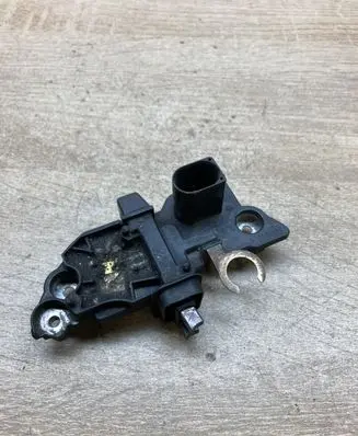 Volkswagen Transporter - Caravelle T5 Generator/alternator F00M145431