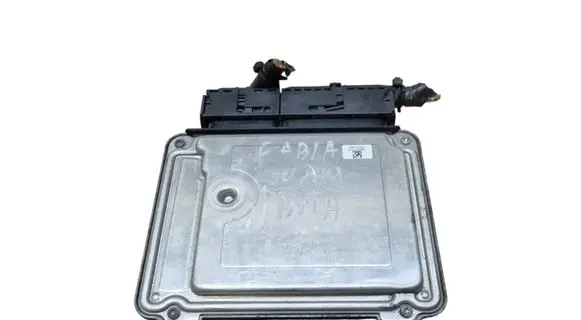 Skoda Fabia Mk2 (5J) Engine control unit/module 045906013B 0281013185 045906013E