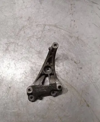 Citroen C4 I Picasso A/C compressor mount bracket 7580781