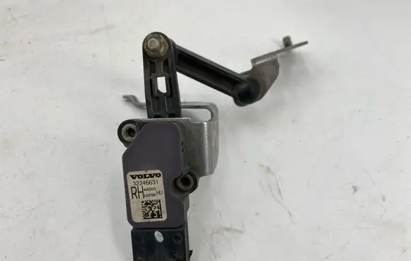 Volvo S60 Rear air suspension level height sensor 32246631