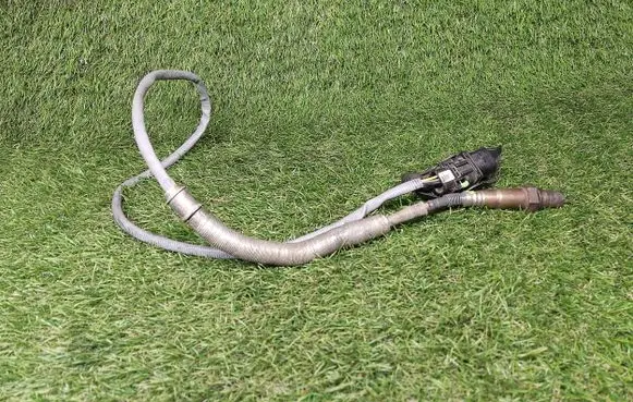 BMW 5 E60 E61 Lambda probe sensor 7557758 755775803 0258017101