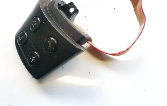 Volkswagen PASSAT B6 Steering wheel buttons/switches N165758