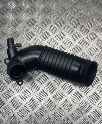 Volkswagen PASSAT B5.5 Air intake hose/pipe 8D0129615K