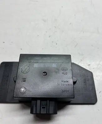 Volkswagen PASSAT B5 Comfort/convenience module 3B0959799