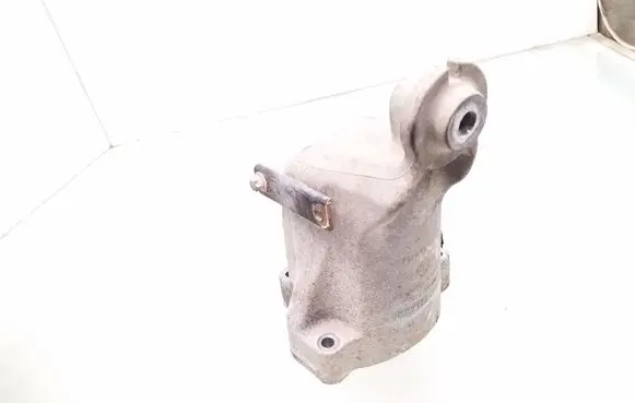 Mercedes-Benz Vito Viano W639 Engine mounting bracket A6512234404