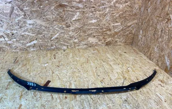 Volvo XC40 Front bumper lip 31323098