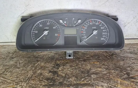 Renault Laguna II Speedometer (instrument cluster) 8200013775 09043139904 551400062