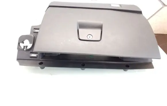 Volvo V50 Glove box frame 9481664