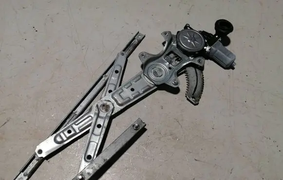 Nissan Pathfinder R52 Rear door window regulator with motor 827303KA0A AY2621005280
