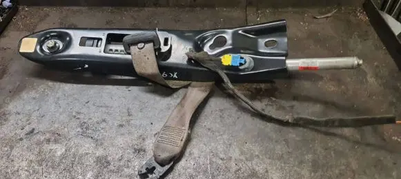 Volvo XC90 Front seatbelt 8686632