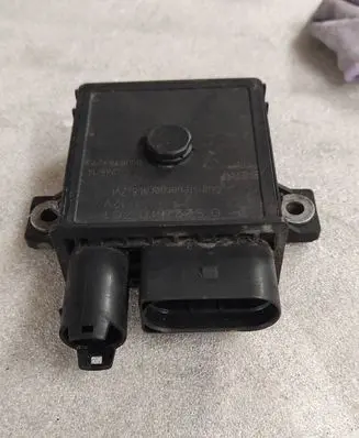 BMW X5 E70 Glow plug pre-heat relay 0522140701 0005769273 2AA71