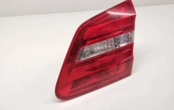 Tailgate rear/tail lights