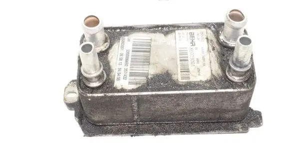 Jaguar XF X250 Engine oil radiator AW837A095AA X6003001