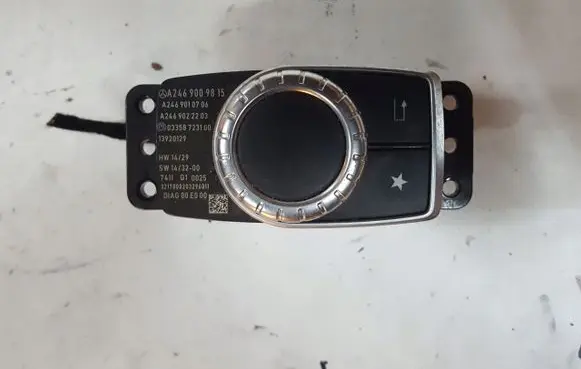 Multifunctional control switch/knob