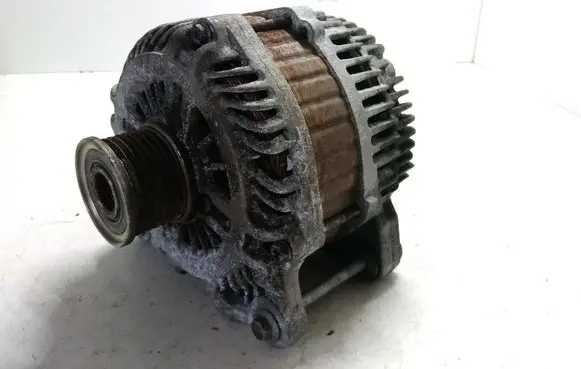 Renault Latitude (L70) Generator/alternator 8200654785