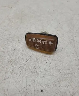 Citroen Xantia Front fender indicator light
