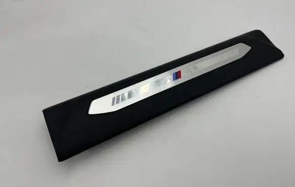 BMW 1 F40 Front sill trim cover 7469183 2570KHB