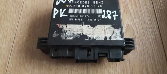 Mercedes-Benz C W202 Door control unit/module 2088201326 351474