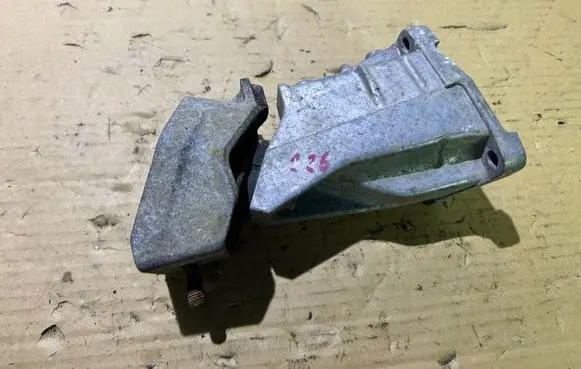 Audi A6 S6 C4 4A Gearbox mounting bracket 4A0399113G