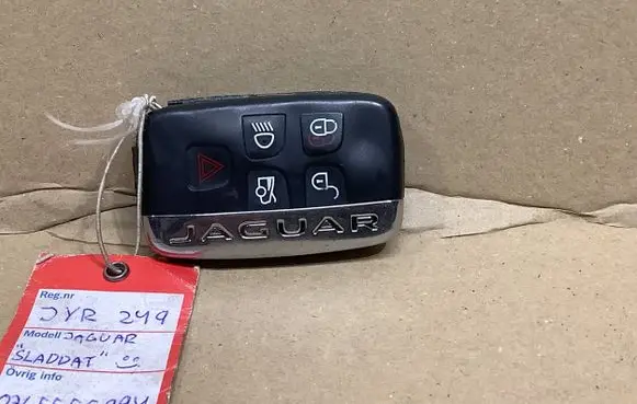 Jaguar XE Ignition key/card EW9315K601BC