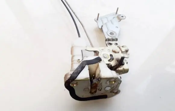 Subaru Forester SG Front door lock