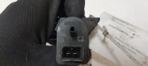 Renault Megane II Vacuum valve 8200762597