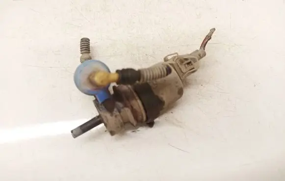 Opel Astra H Windscreen/windshield washer pump 