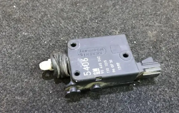 Opel Vectra B Central locking motor 90460062 1101215