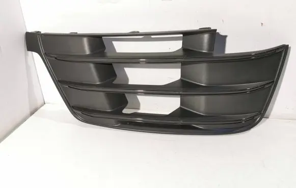 Audi Q7 4M Front bumper lower grill 4M0807682D