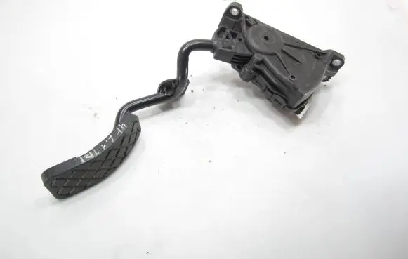 Audi A6 S6 C6 4F Accelerator throttle pedal 4F2721523 160424 2410051