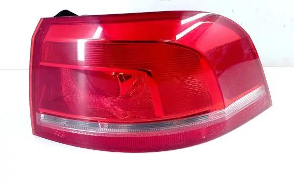 Volkswagen PASSAT B7 Rear/tail lights 3AF945096C