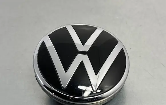 Volkswagen Touareg III Manufacturer badge logo/emblem 606880015