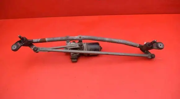 Dacia Sandero Front wiper linkage and motor