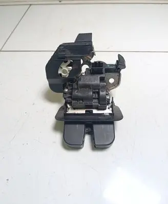 Loading door lock