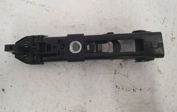 Skoda Rapid (120G, 130G, 135G) Front seatbelt 8V0857819