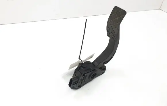 Audi A8 S8 D4 4H Accelerator throttle pedal 8K1723523