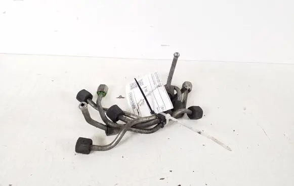 Volvo V50 Fuel injector supply line/pipe 
