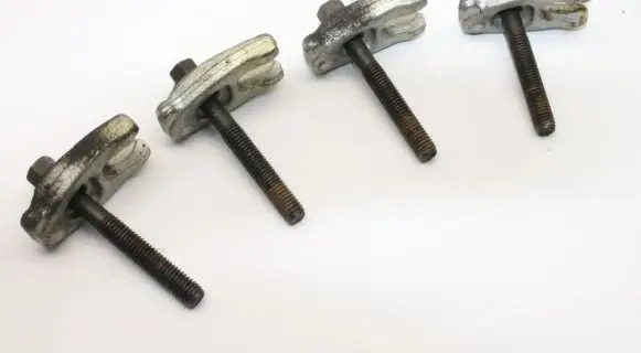 Nissan Qashqai Fuel Injector clamp holder