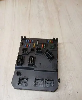 Citroen Xsara Picasso Fuse module S118085320