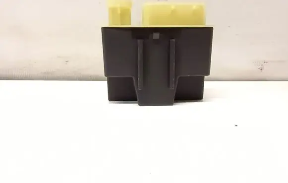 Peugeot 5008 II Coolant fan relay 9801916680