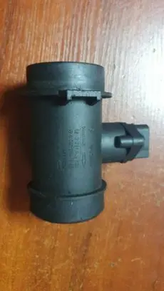 Mercedes-Benz C W202 Mass air flow meter 0000941448