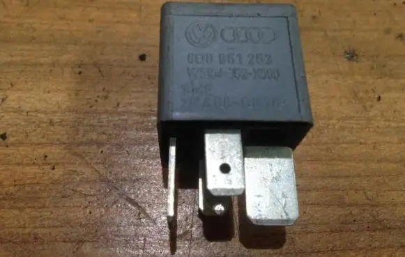 Volkswagen PASSAT B5 Other relay 8d0951253 370