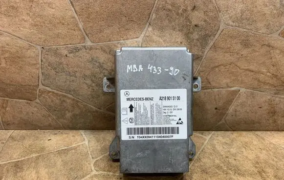 Mercedes-Benz CLS C218 X218 Airbag control unit/module A2189015100